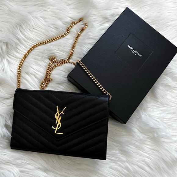 Saint Laurent Grain de Poudre Envelope Wallet on Chain - Picture 14 of 15
